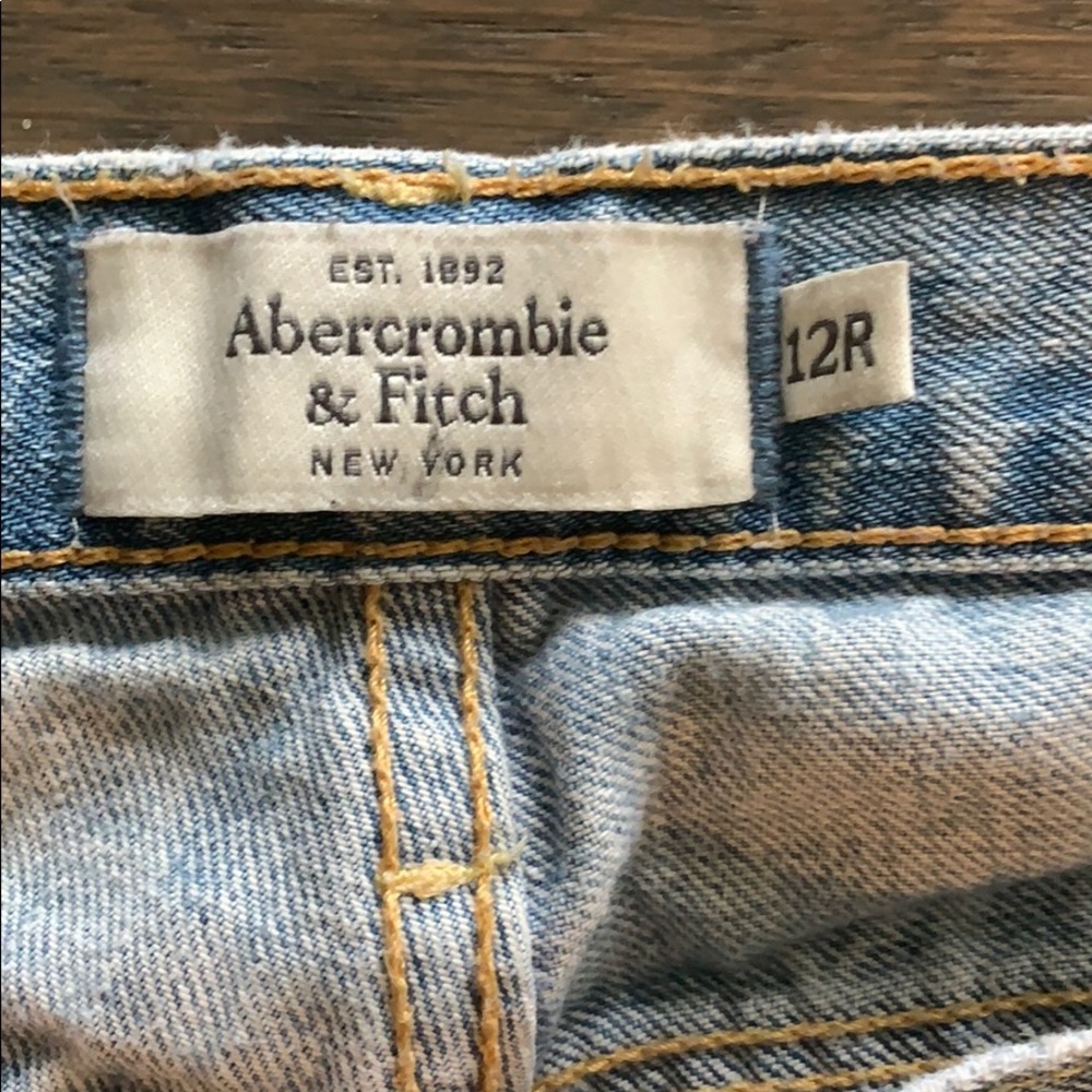 Jeans - Picture 2 of 4